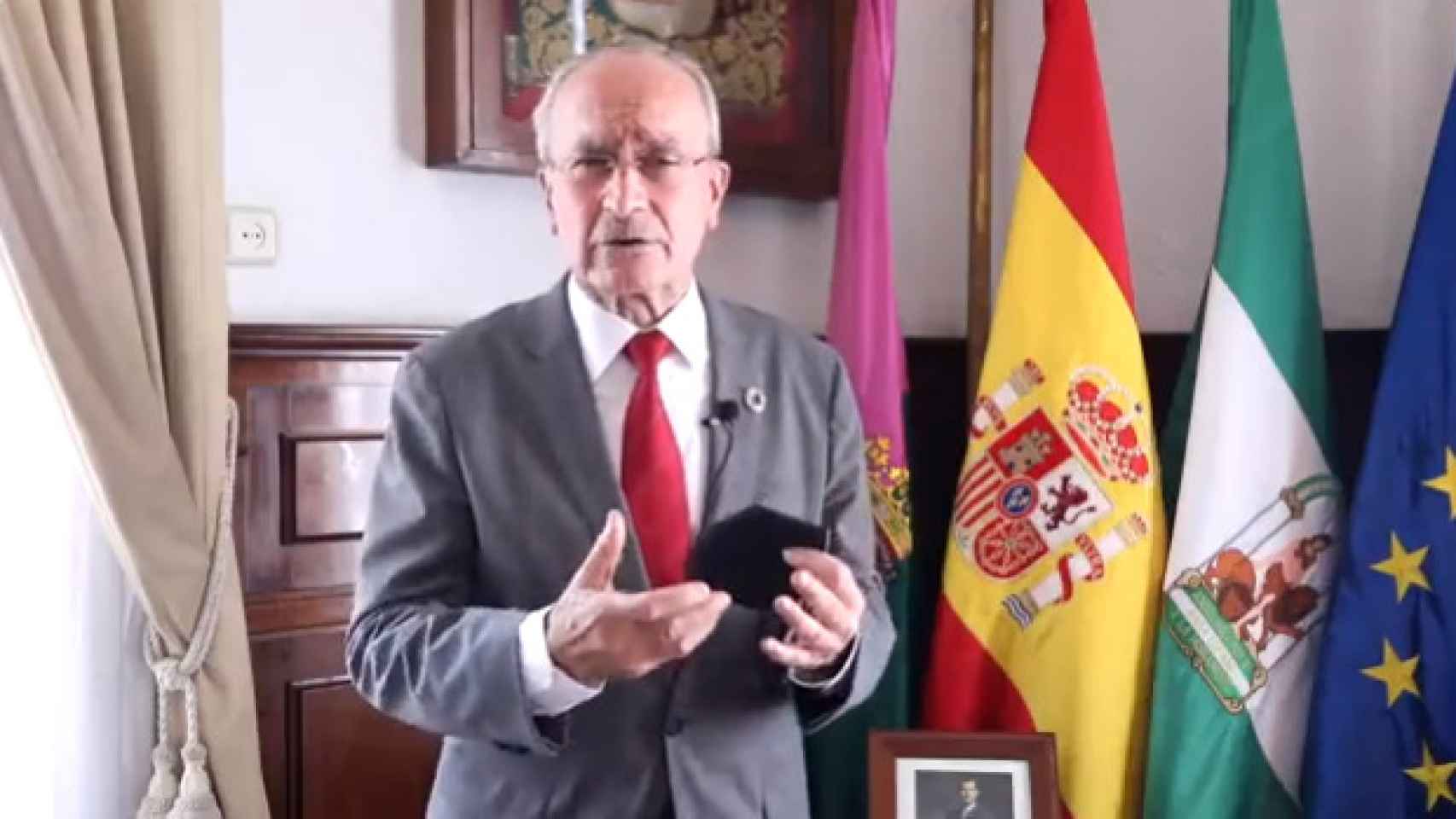 El alcalde de Málaga lanza un mensaje sobre la pandemia en redes sociales.