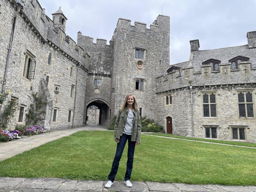 Leonor de Borbón en el castillo de St. Donats.