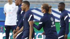 Kylian Mbappé y Antoine Griezmann, en el entrenamiento de Francia