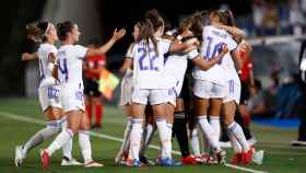 Piña de las jugadoras del Real Madrid Femenino en la Women's Champions League 2021/2022