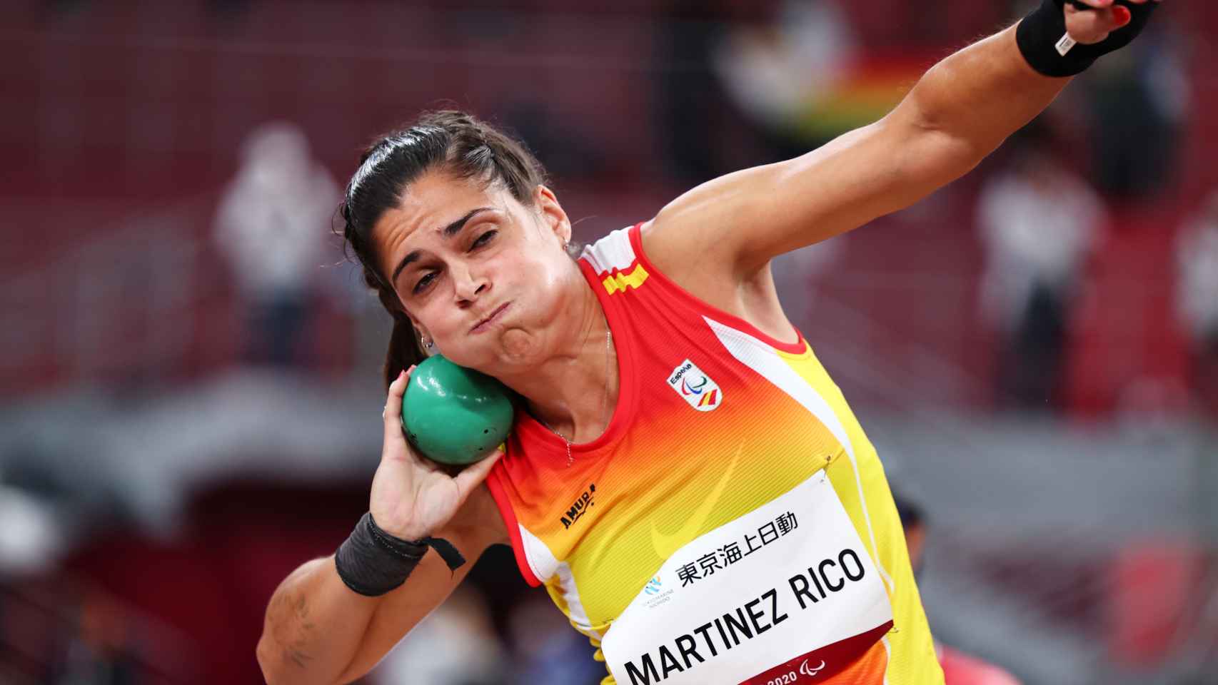 Miriam Martínez durante la prueba de lanzamiento de peso