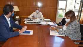 La alcaldesa de Talavera, Tita García Élez y el el secretario de Estado de Medio Ambiente, Hugo Morán, en una reunión de este martes