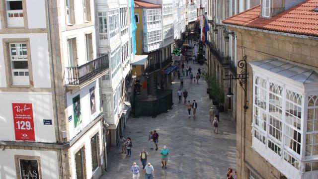 Vistas desde la terraza del Cine París. Riego de Agua. Calle Real.