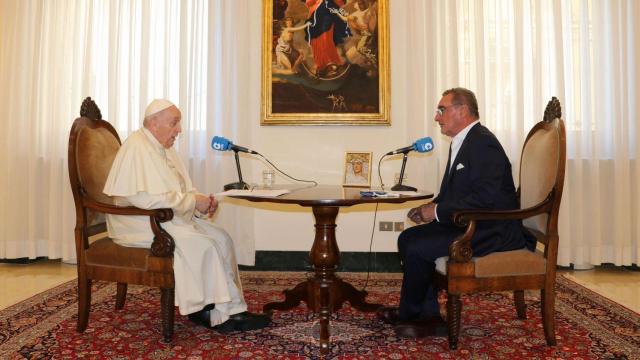 El Papa Francisco durante una entrevista.