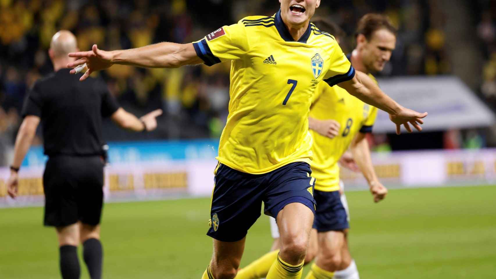 Viktor Claesson celebra el 2-1 de Suecia ante España