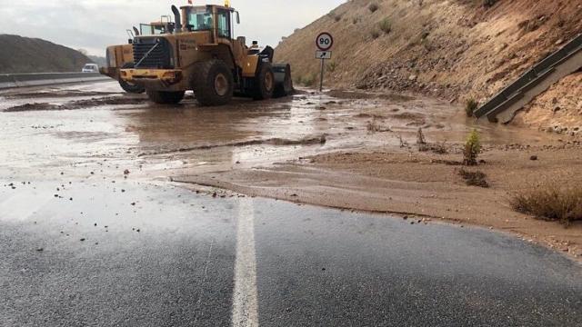 Tres carreteras de Castilla-La Mancha siguen cortadas por el temporal