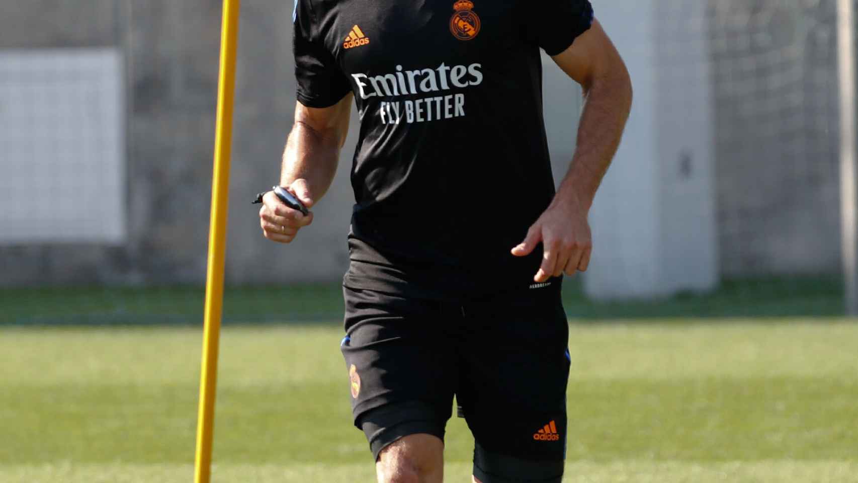Nacho Fernández, durante un entreno con el Real Madrid