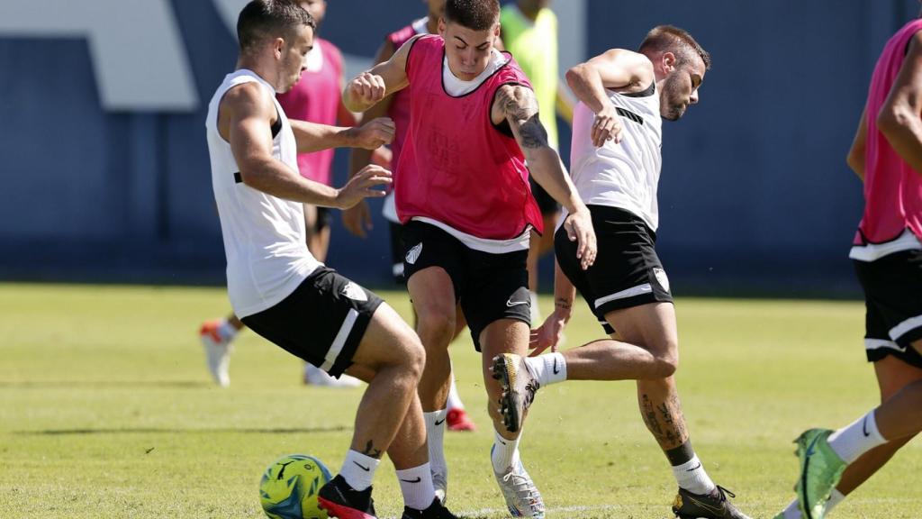 El Málaga CF se enfrenta a la UD Almería.