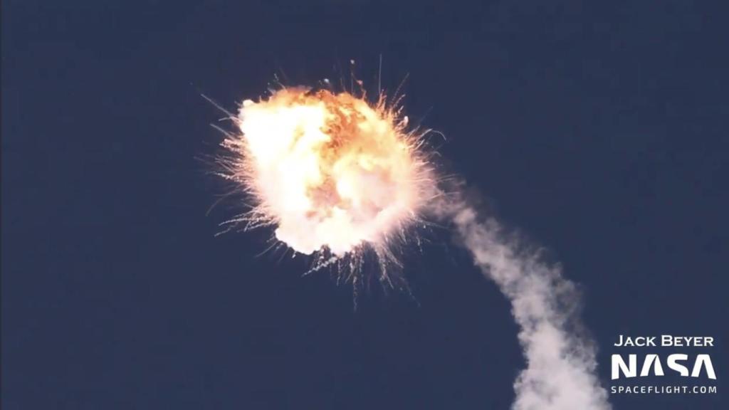 Explosión del cohete Firefly Alpha en su primer lanzamiento