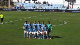 El Celta B formando en Barreiro