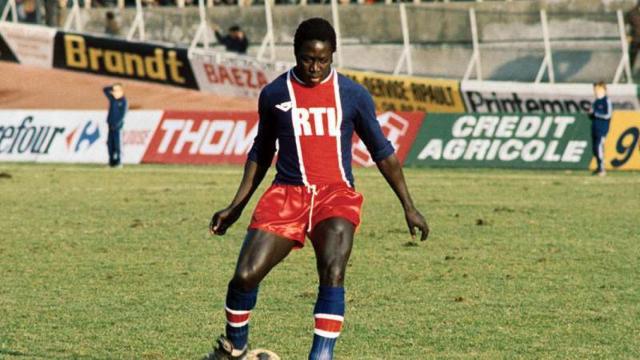 Jean-Pierre Adams, con la camiseta del PSG