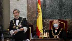 Felipe VI junto a Carlos Lesmes durante la celebración del acto de apertura del Año Judicial.