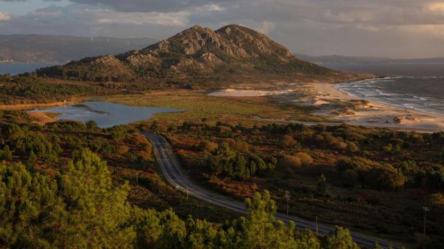 Monte y laguna de Louro