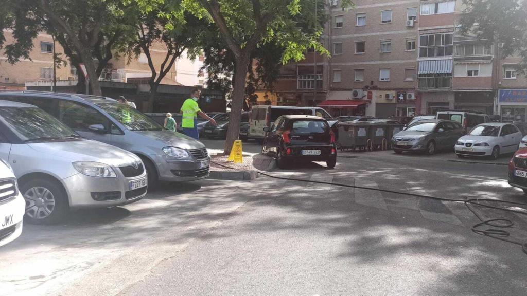 Operarios trabajando en la zona.