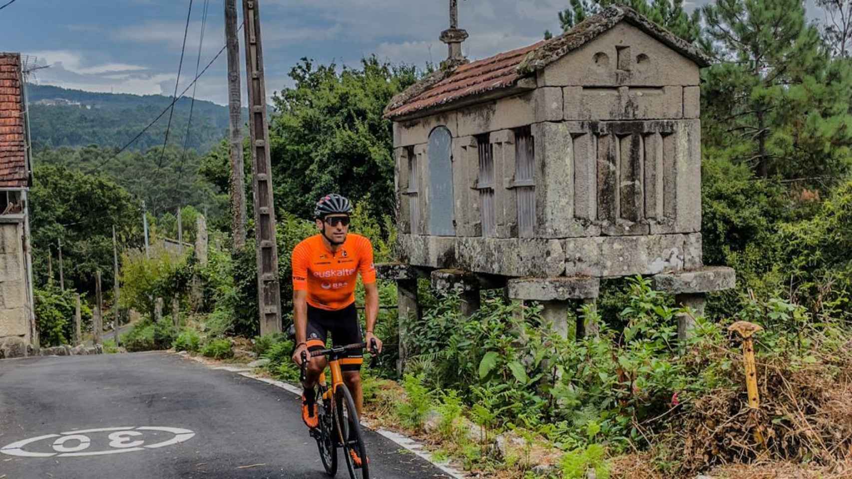 La locura de Luis Ángel Maté: volver de Santiago a Málaga en bici