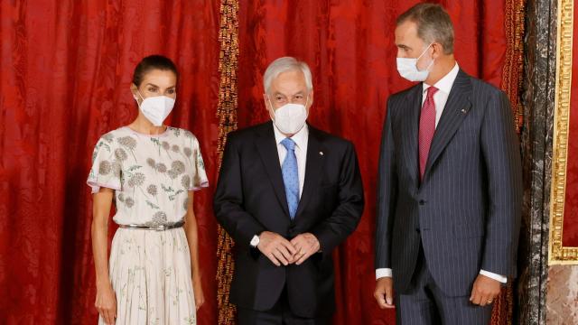 Letizia minutos antes del almuerzo con el presidente de la República de Chile.