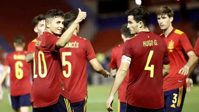 Los jugadores de España sub21 celebran un gol