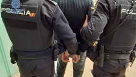 Imagen de archivo de una detención de la Policía Nacional. EP