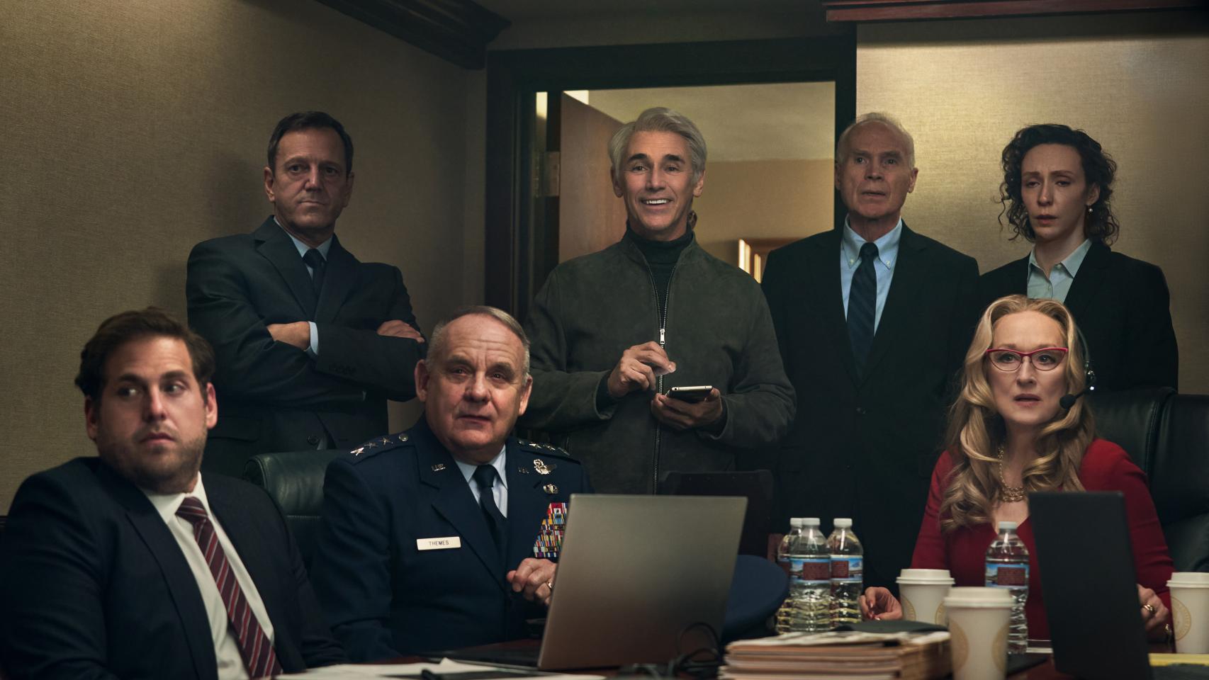 'No mires arriba', la comedia de Adam McKay para Netflix con un reparto lleno de estrellas, enseña su tráiler completo.