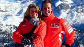 Una foto de archivo de Michael Schumacher junto a su mujer Corinna