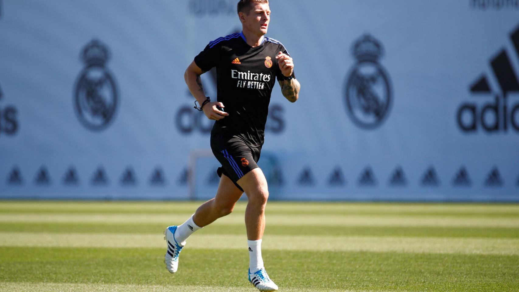 Kroos realizando una pequeña carrera