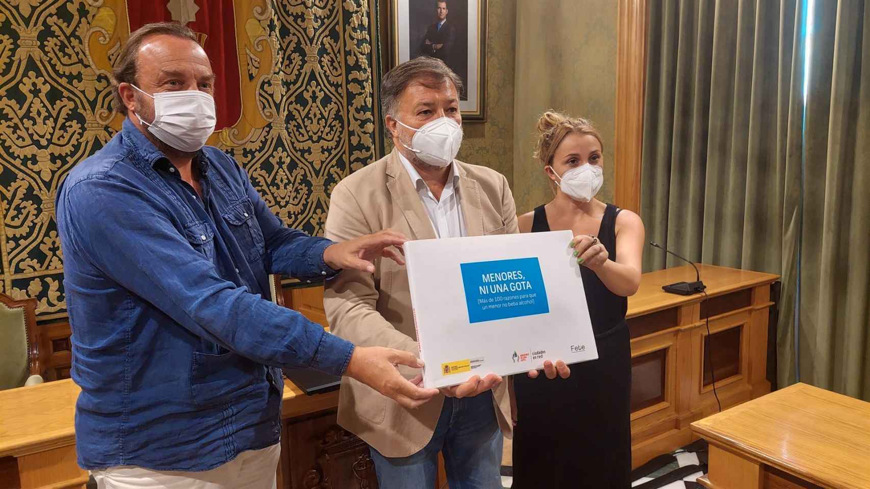 Firma del convenio entre el Ayuntamiento de Cuenca y Espirituosos España
