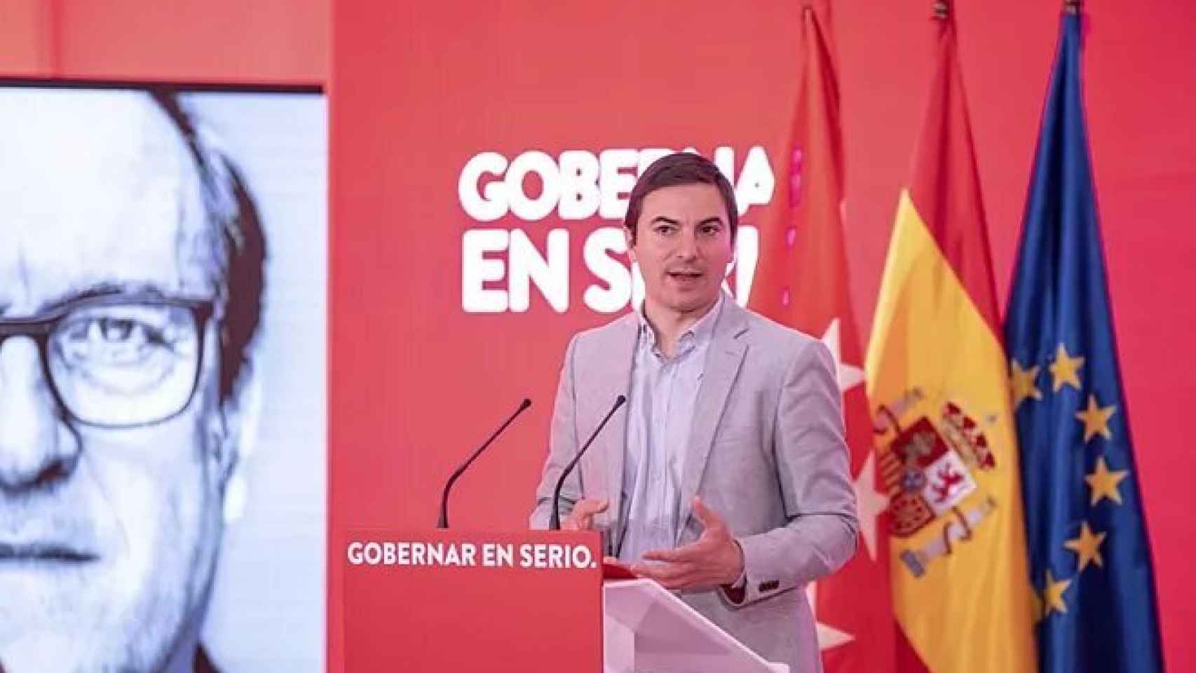 El candidato a liderar el PSOE de Madrid, Juan Lobato, participa en un acto de campaña de las pasadas elecciones autonómicas.
