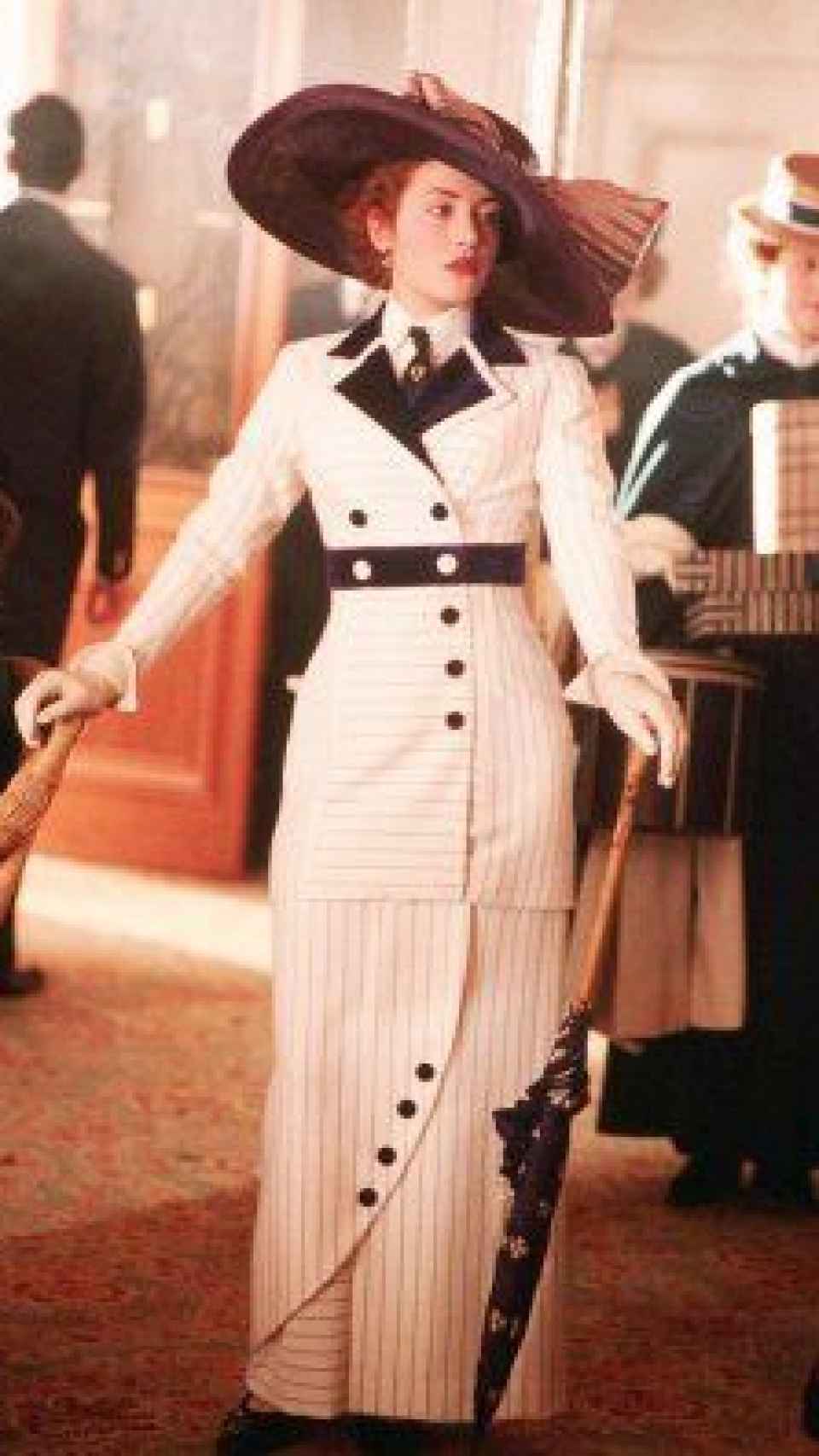 Kate Winslet, interpretando a Rose, en un fotograma de 'Titanic'.