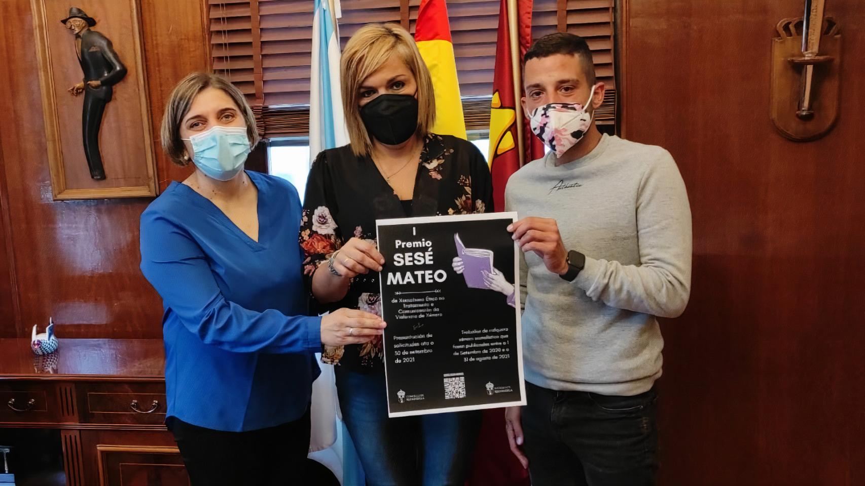 Iria Vilaboa, Digna Rivas y Joshua Mateo.