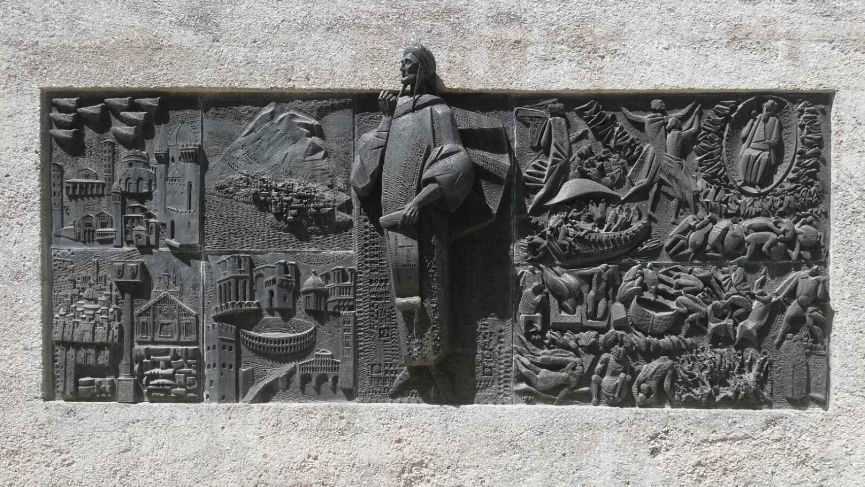 El monumento a Dante en Madrid, en la Puerta de Dante del Retiro.