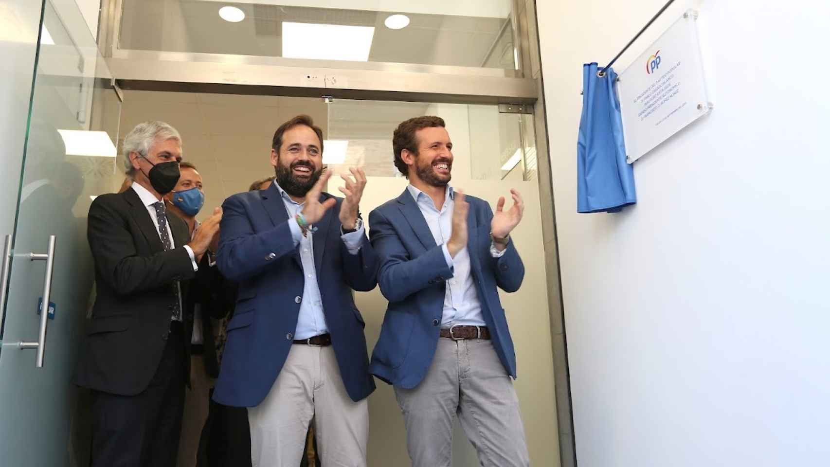 Suárez Illana, Núñez y Casado en una imagen de archivo de la inauguración de la nueva sede del PP CLM en Toledo.