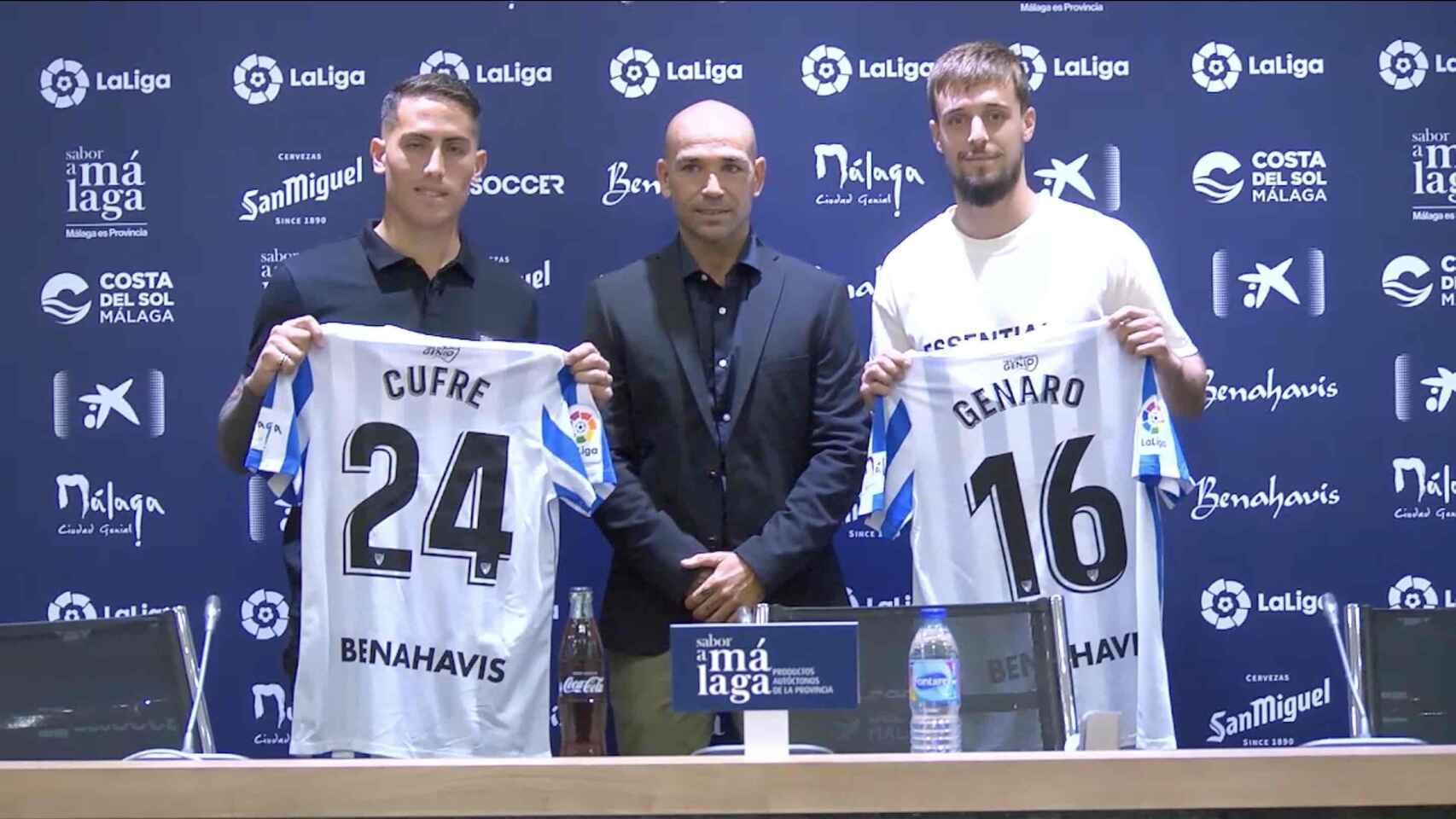 Imagen de la reciente presentación de dos jugares del Málaga C. F.