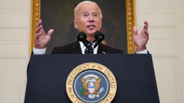 Biden obligará a 100 millones de trabajadores a vacunarse o a un test negativo cada semana