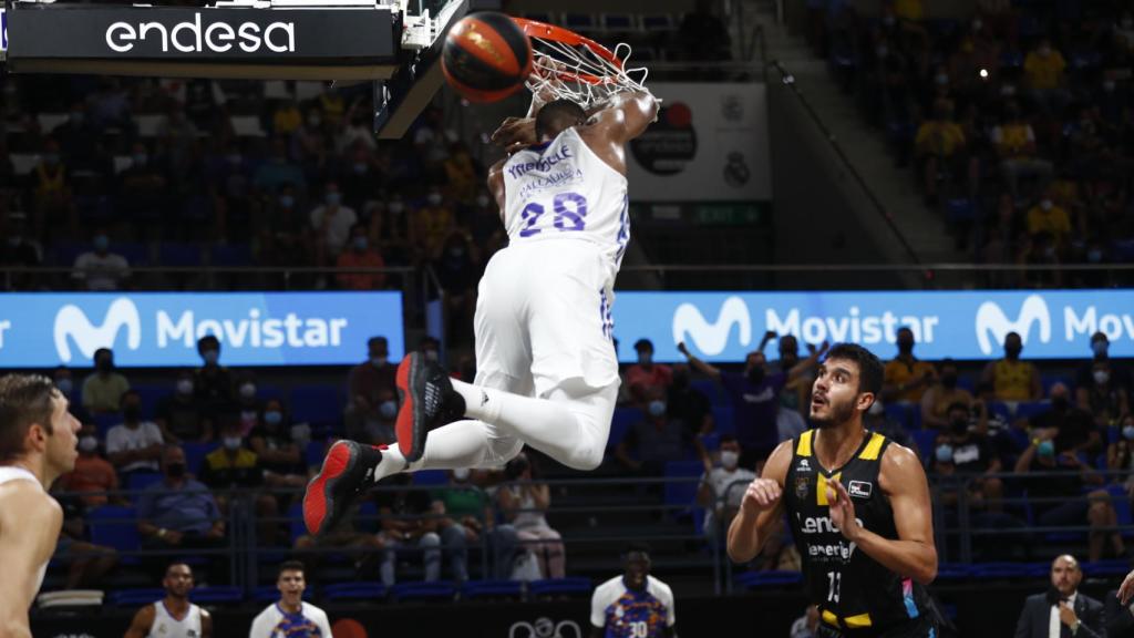 Yabusele hace un mate ante Lenovo Tenerife