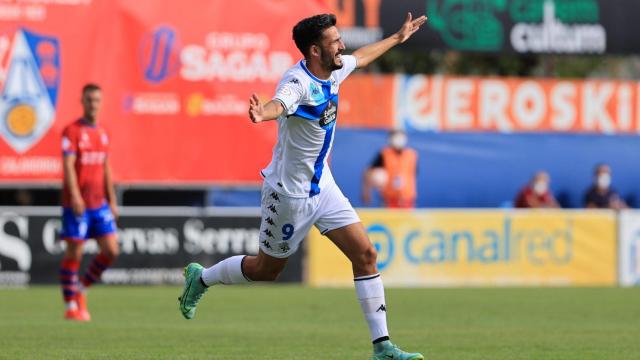 Quiles celebra uno de los goles del Deportivo en Calahorra