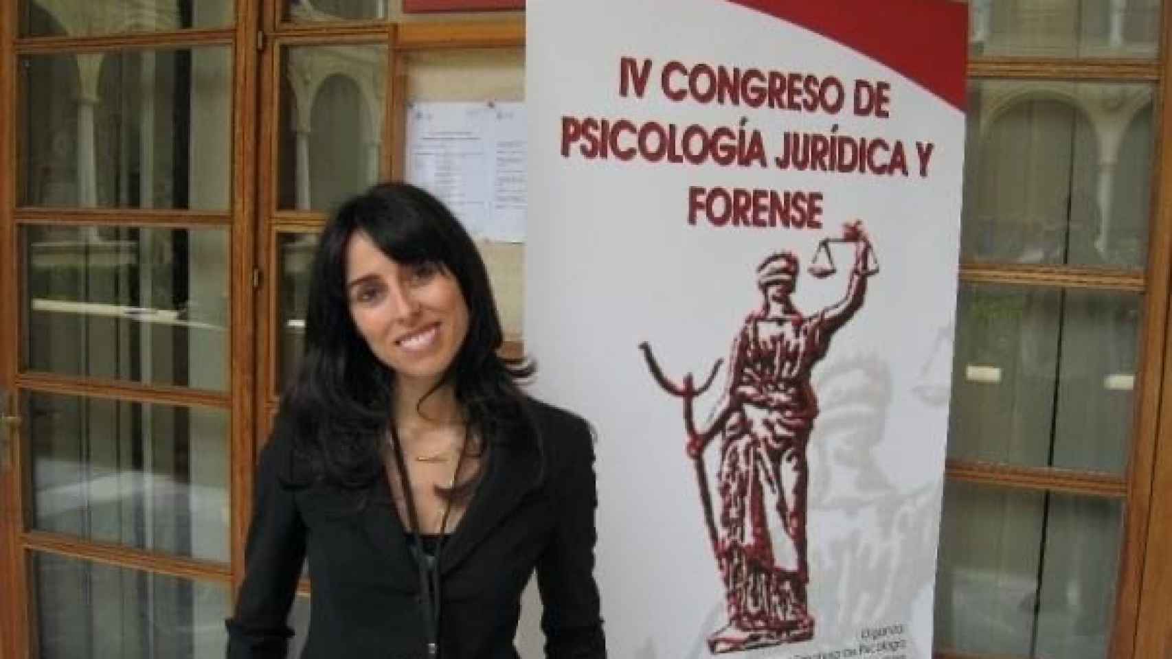 Virginia durante un Congreso de Psicología Jurídica y Forense en España.