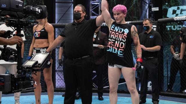 Alana McLaughlin gana su combate ante Celine Provost