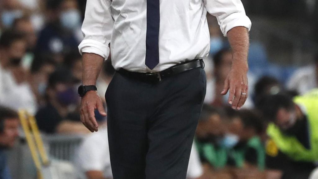 Carlo Ancelotti, durante el partido frente al Celta de Vigo en el Santiago Bernabéu