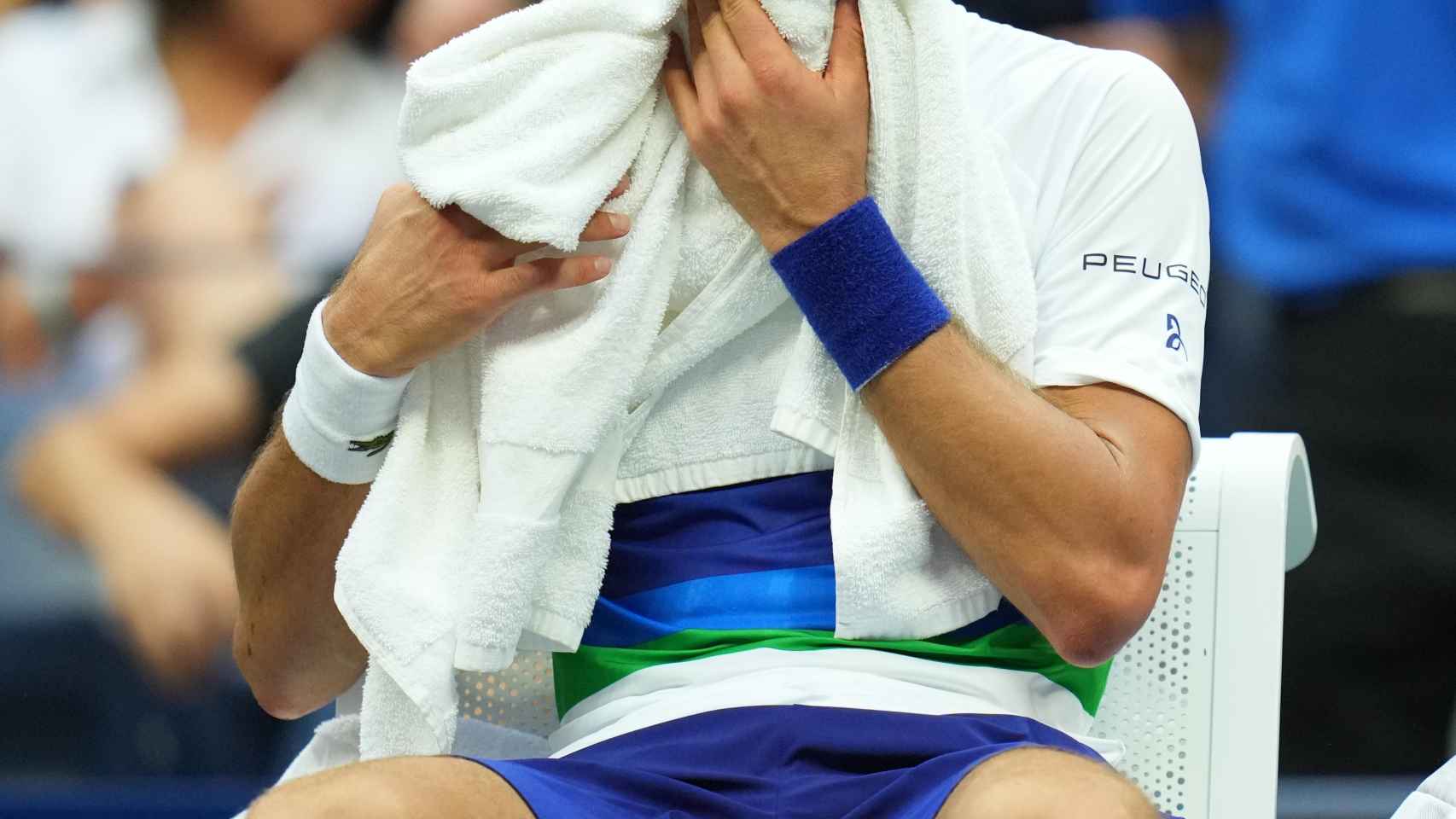 Djokovic se seca el sudor en el duelo ante Medvedev en el US Open 2021