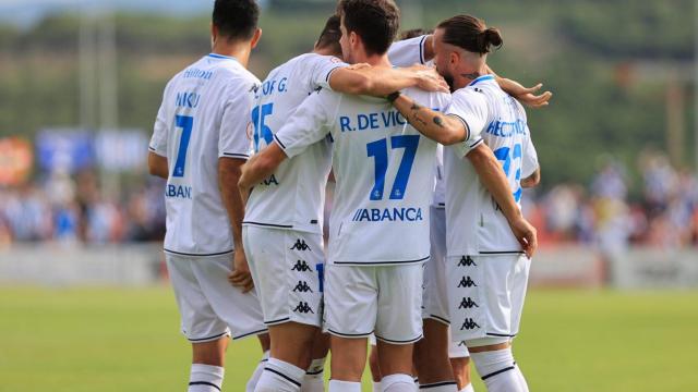 Celebración de uno de los goles del Deportivo ante el Calahorra.