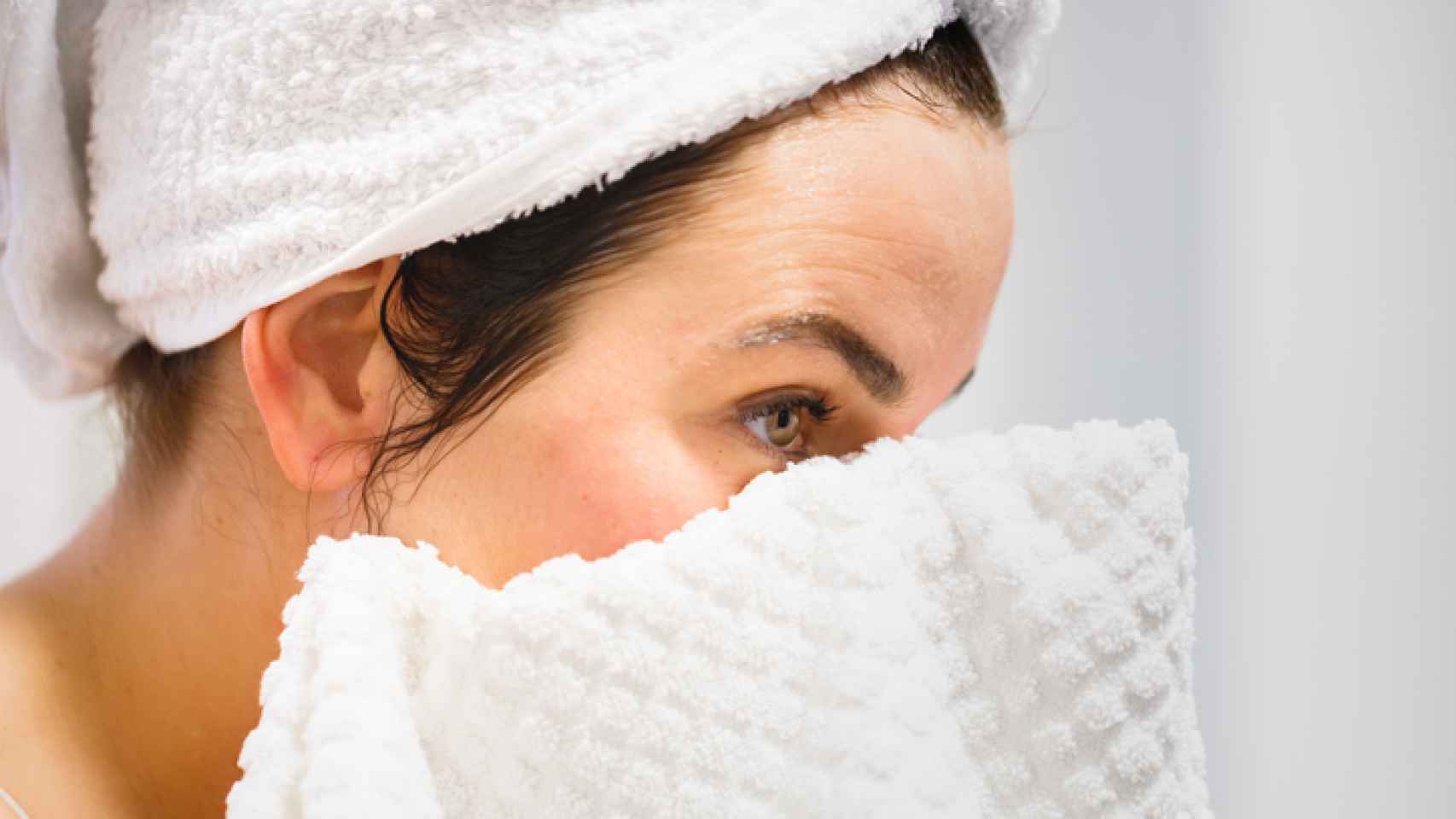 Trucos para eliminar el olor a humedad de las toallas de baño