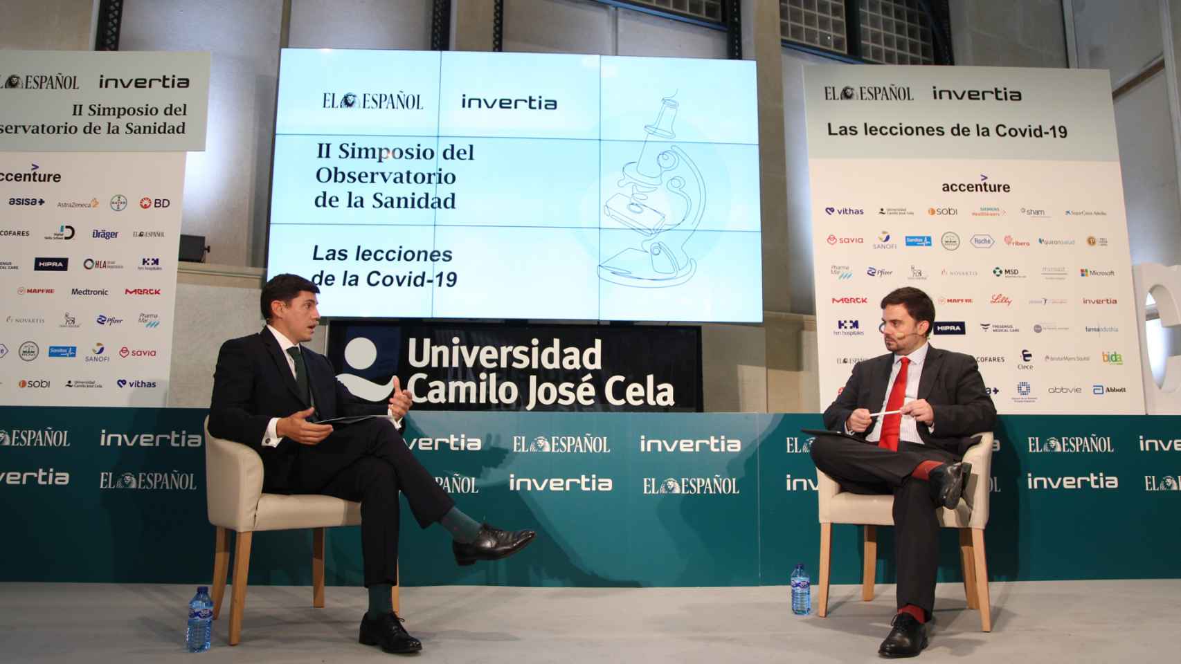 Miguel Fernández Alcalde, director general de Merck en España, y Arturo Criado, subdirector de Invertia.