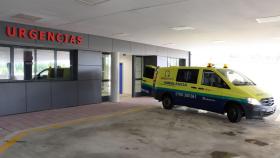 Una ambulancia en urgencias del Hospital de Salamanca