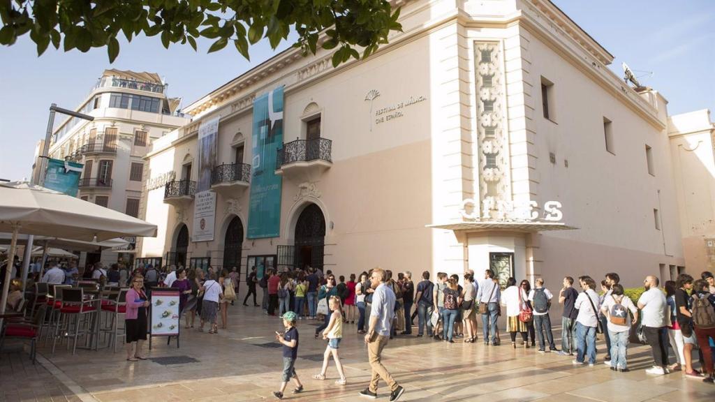 Colas en el cine Albéniz antes de la pandemia.