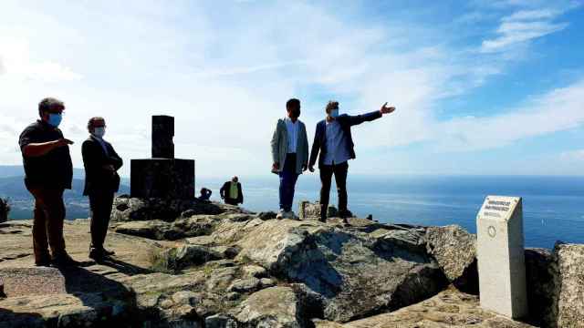 El delegado territorial de la Xunta en Pontevedra, Luis López, ha visitado hoy un mirador de A Guarda