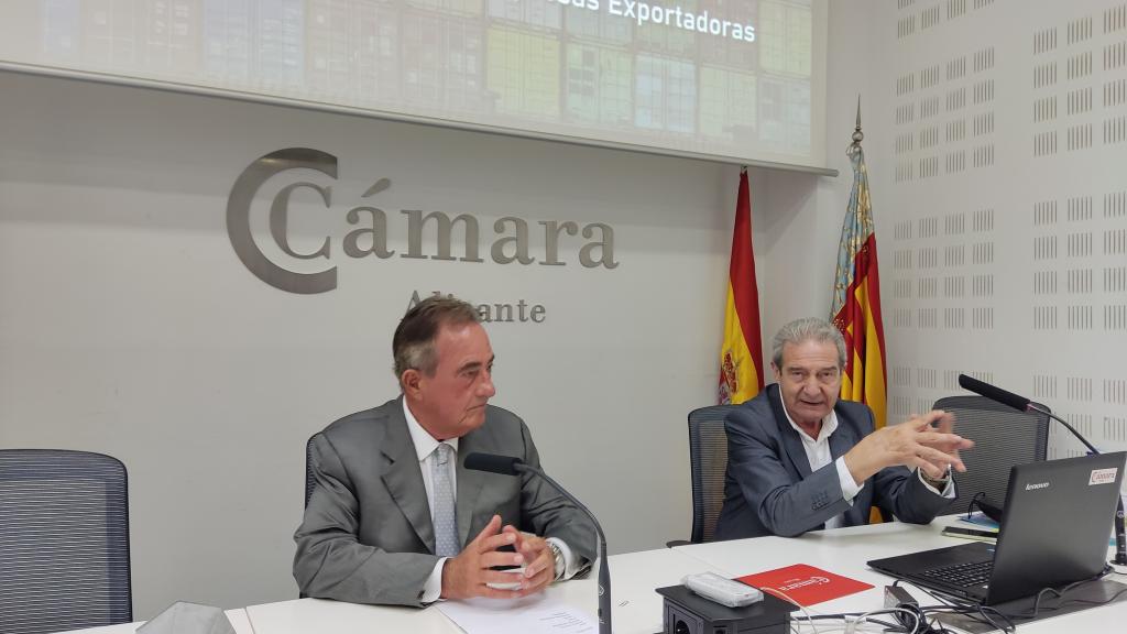 El presidente de la Cámara, Juan Riera, en la reunión de la cámara con importadores y exportadores.