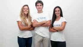 María Azofra, Lucía Clifford y Julián Azofra son los tres fundadores de la startup Yakk.