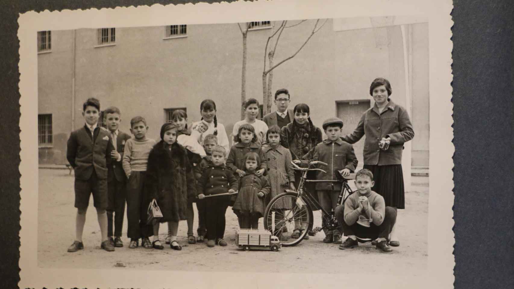 Hijos de las presas en la cárcel de Alcalá de Henares, en el año 1956.