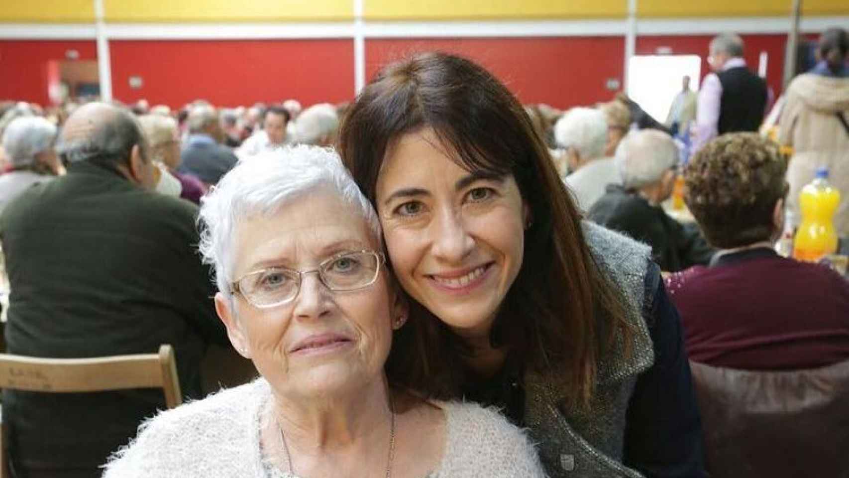Raquel Sánchez, junto a su madre hace unos años.