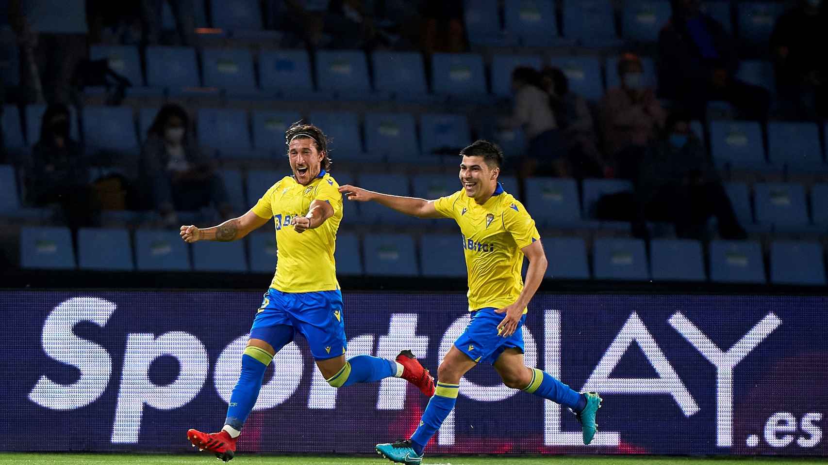 'Pacha' Espino celebra su gol frente al Celta con el Cádiz